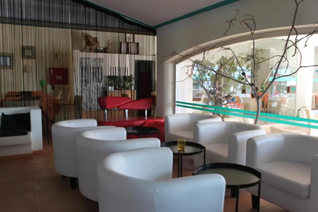 Cozy and Stylish Studio Apt just 800m from the beach - New on Booking!