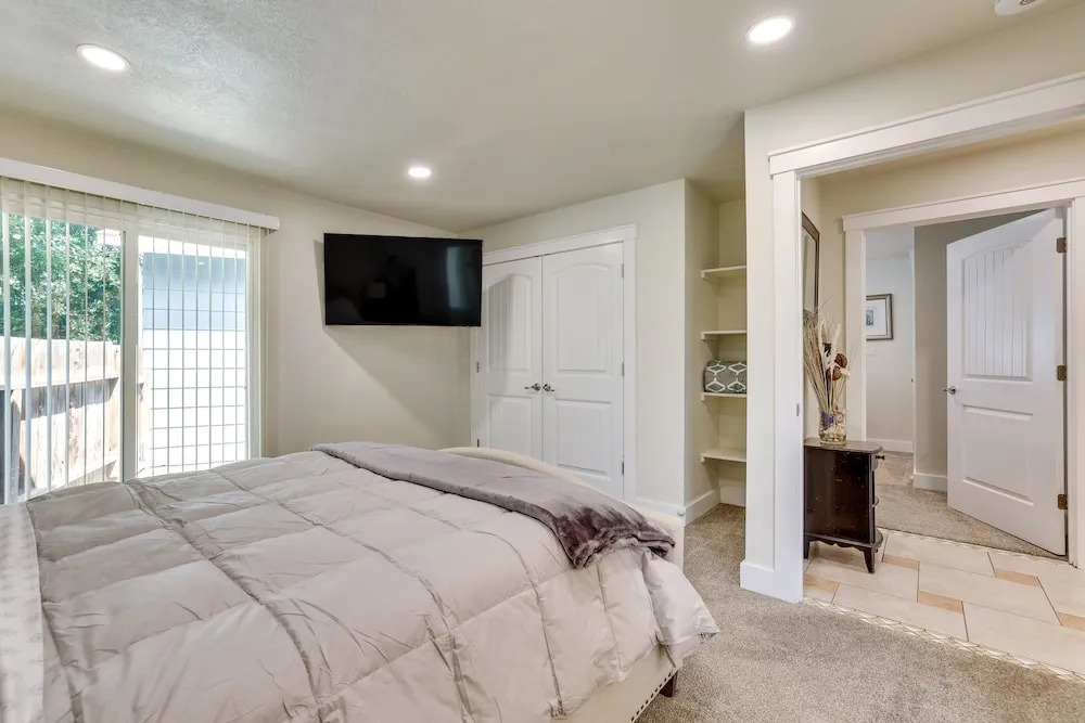Twin Falls Vacation Rental w/ Yard < 3 Mi to Town!