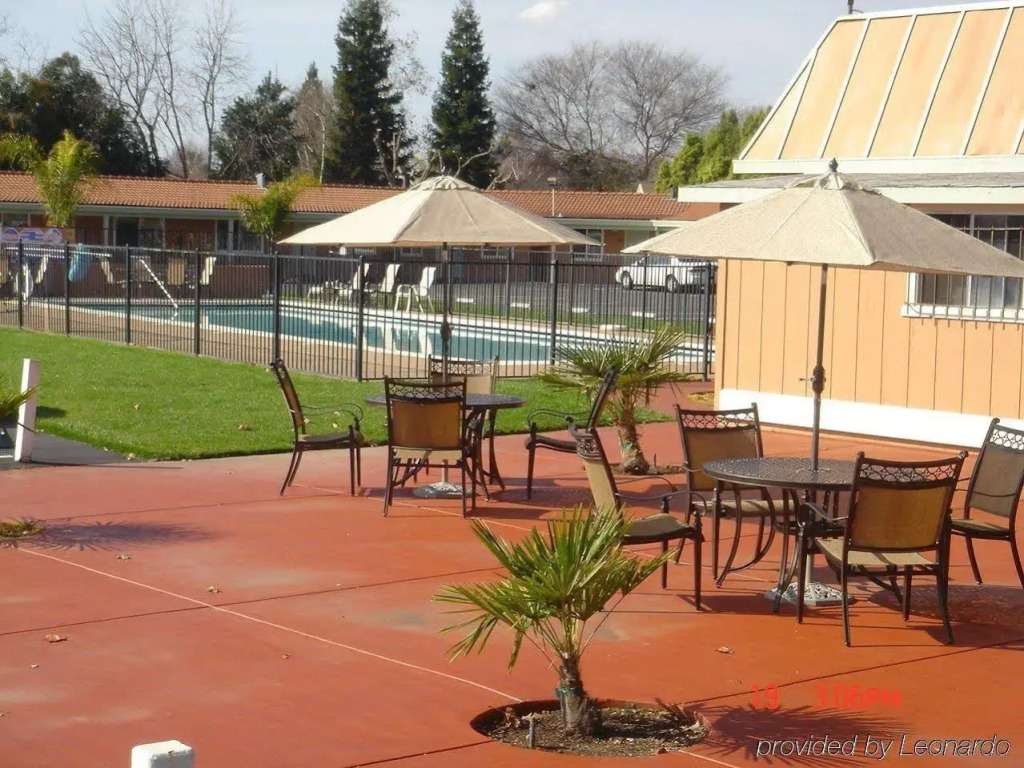 Tri-Valley Inn & Suites