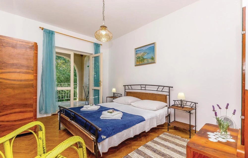 5 Bedroom Awesome Home In Povile