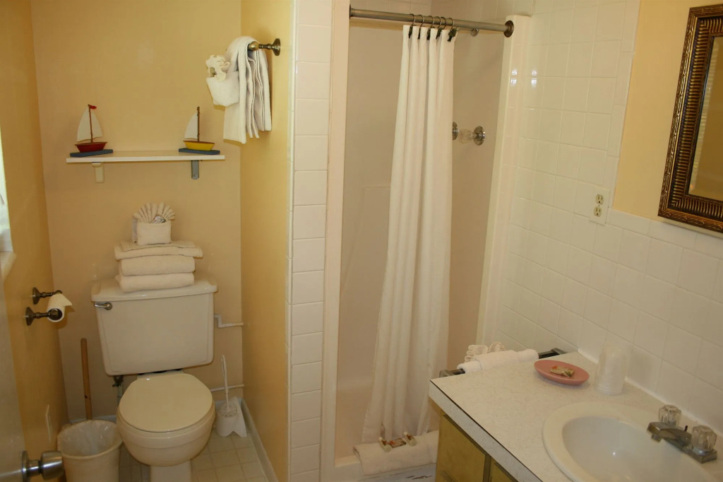 Hidden Harbor Suites