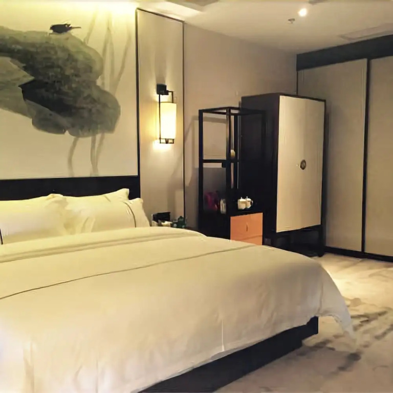 Golden Hotel