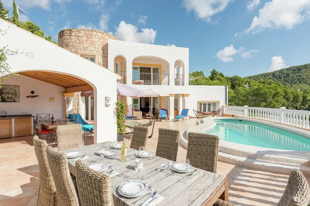 Luxurious, Detached Villa With Swimming Pool 10 Persons