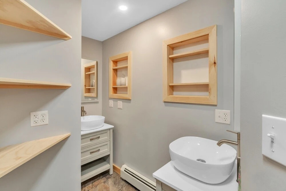 Stunning Mountain Retreat in Campton, Perfect for Skiing and Year-Round Fun by RedAwning