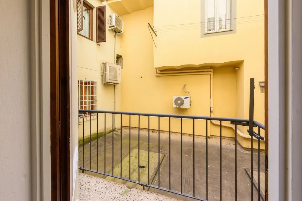 Uffizi 3 bedrooms by Mmega