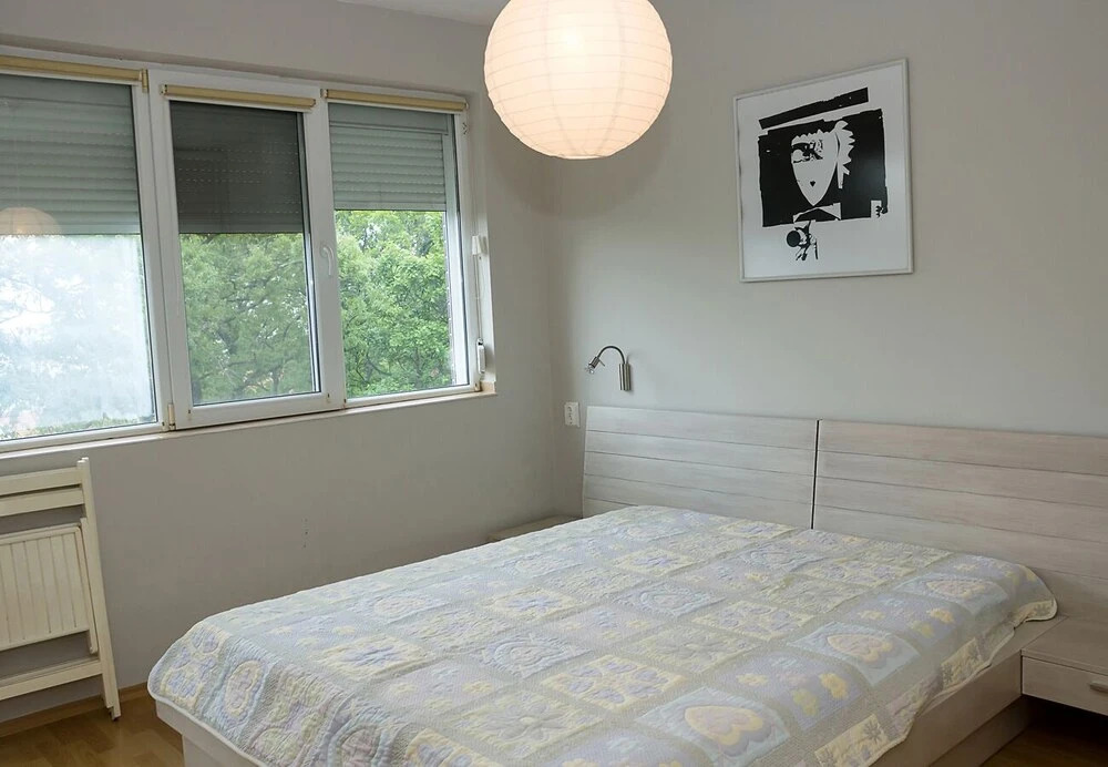FM Luxury 1-BDR Apartment - Into the Woods