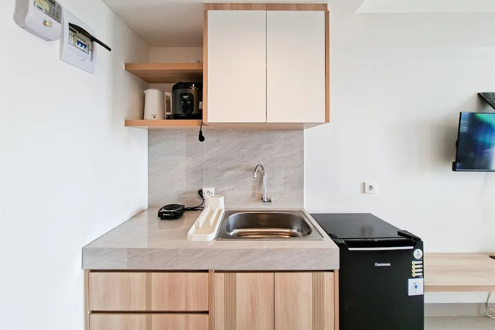 Comfy And Relaxing Living In Studio At Apartment Cisauk Point