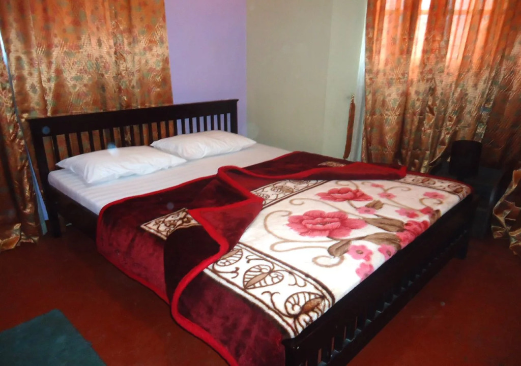 Snow Hills Hotel