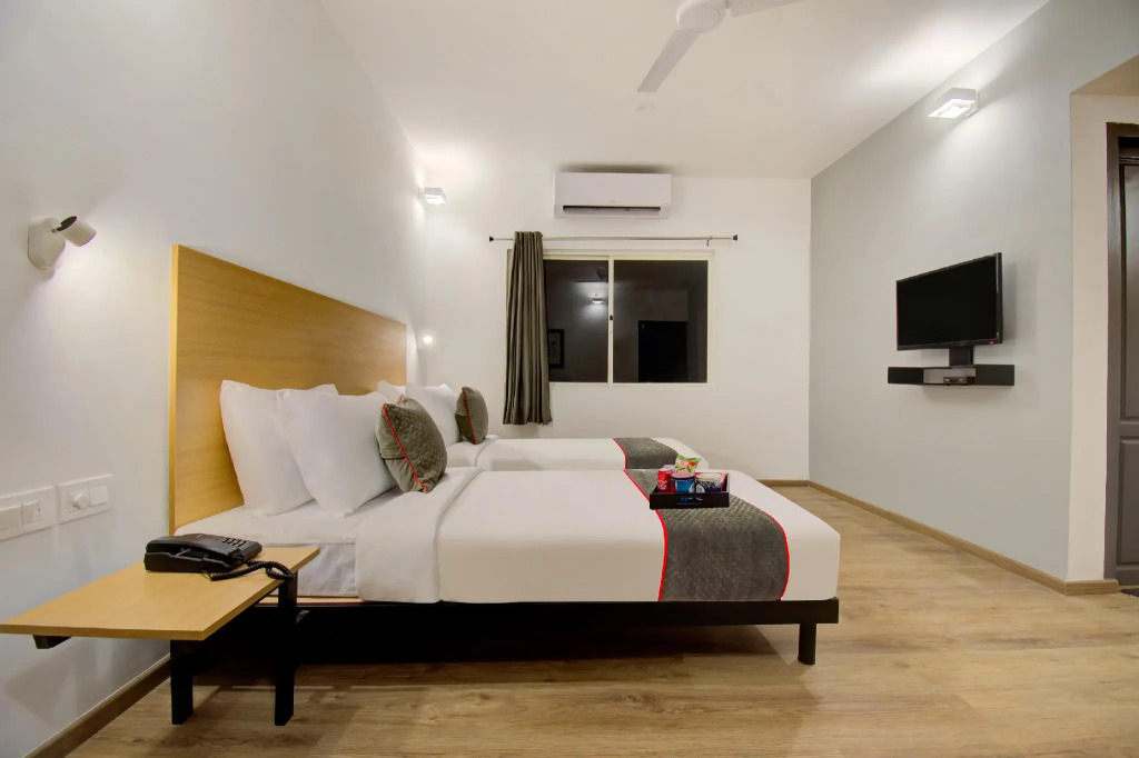 OYO Townhouse 140 Thampanoor Railway Station