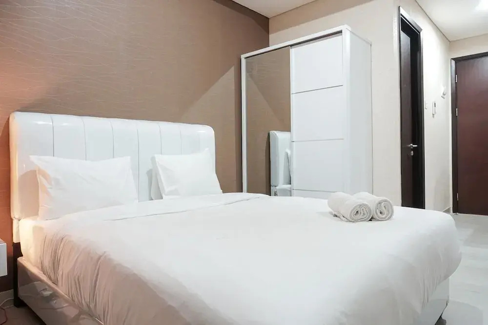 Chic and Cozy Studio Apartment at Puri Mansion