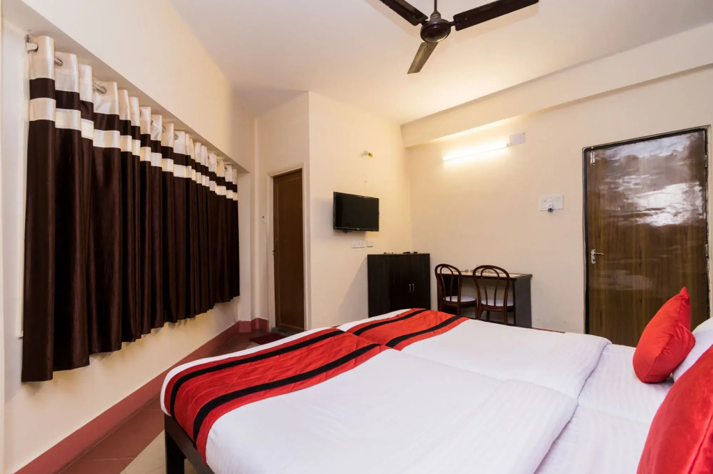 Hotel Penguin by OYO Rooms