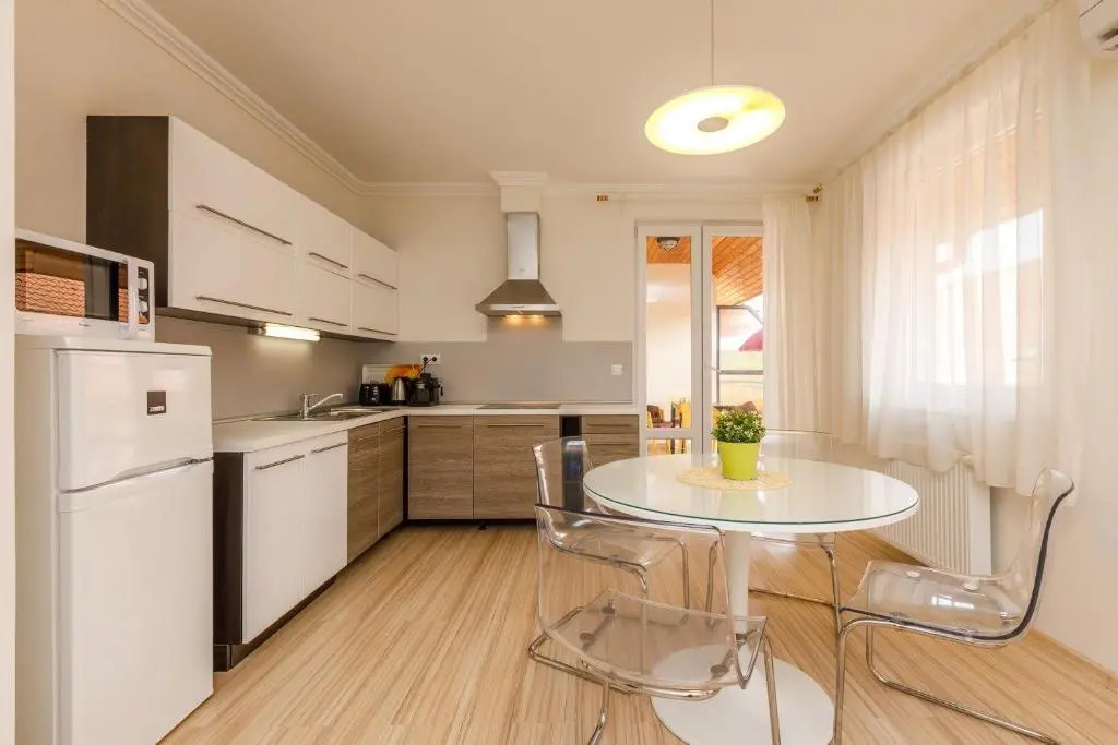 Andi Apartman