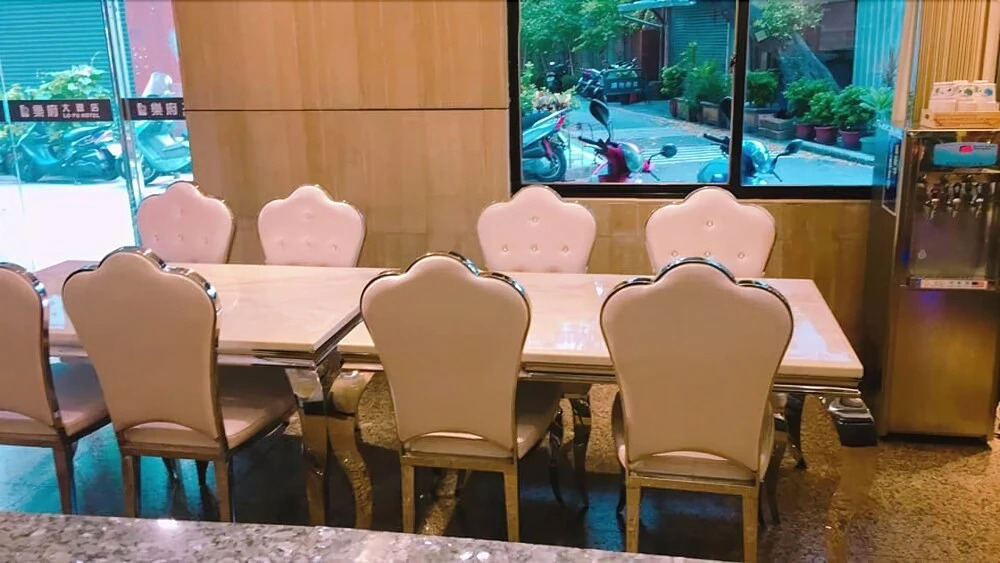 Lo Fo Hotel