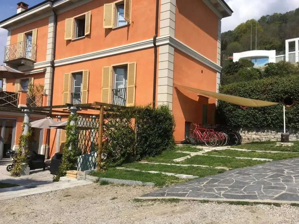 Gelsomino 3 Apartment Located in Front of the Lake