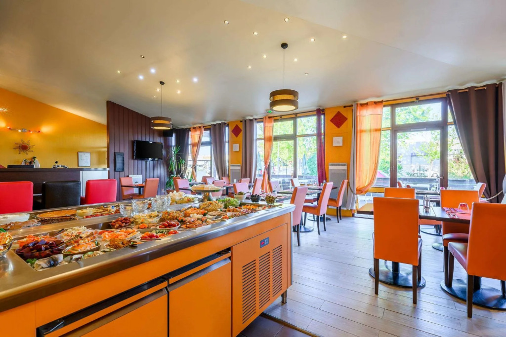 FH Confort Hotel Orléans Comet