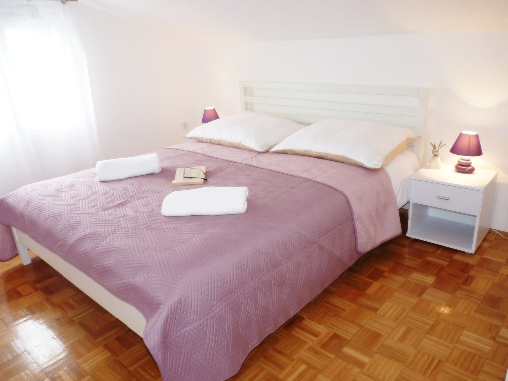 Apartment Željko - affordable and with sea view A1 Maslinica, Island Solta