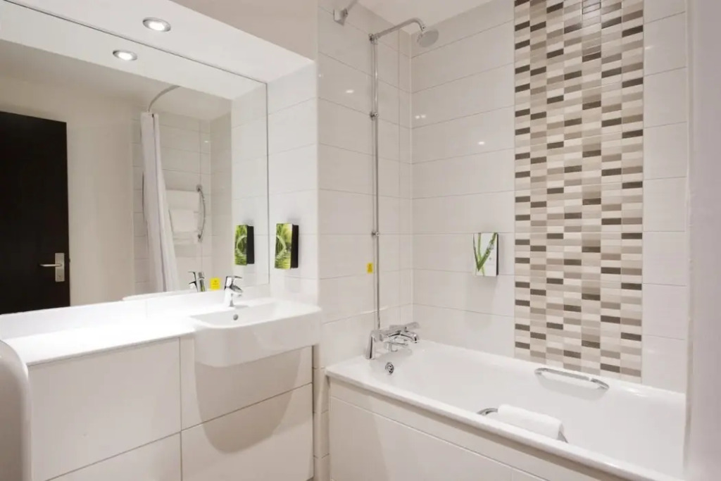 Premier Inn Bristol City Centre Lewins Mead