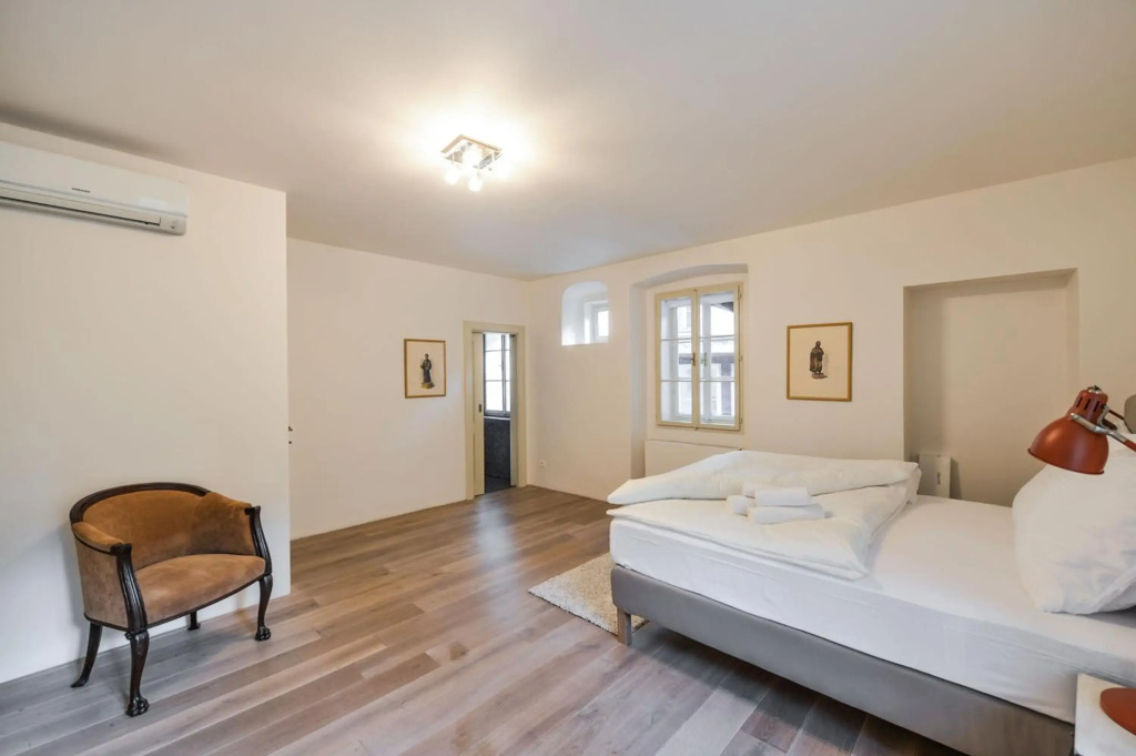 18th CENTURY BAROQUE RESIDENCE
