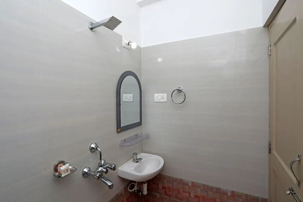 OYO 15084 Sai Lotus Residency