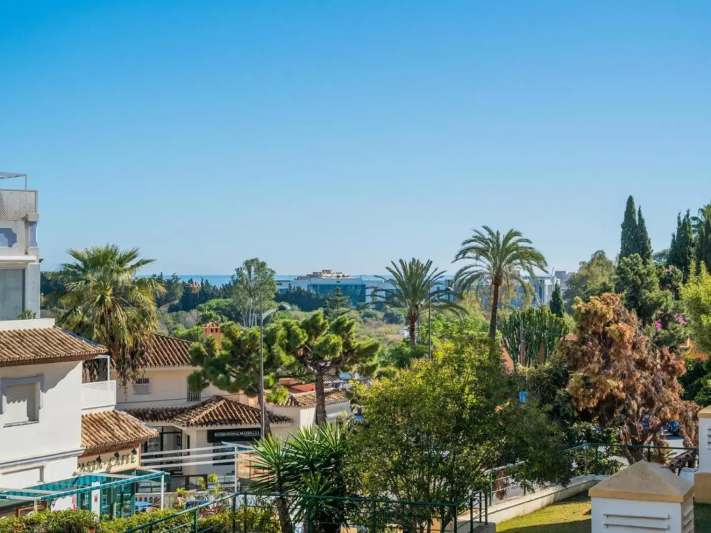 Señorío de aloha 2 bedroom within walking distance to Puerto Banus
