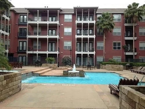 2400 Mccue By Sterling Suites