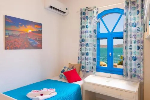 Eleftheria Sea Side Traditional House
