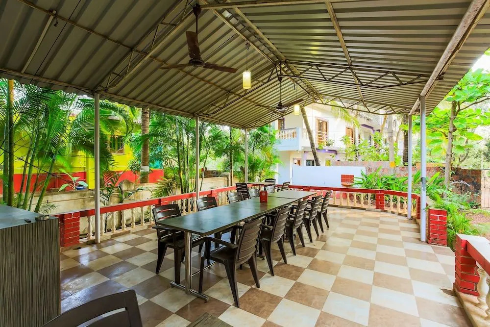 OYO 13311 White Feather Resort