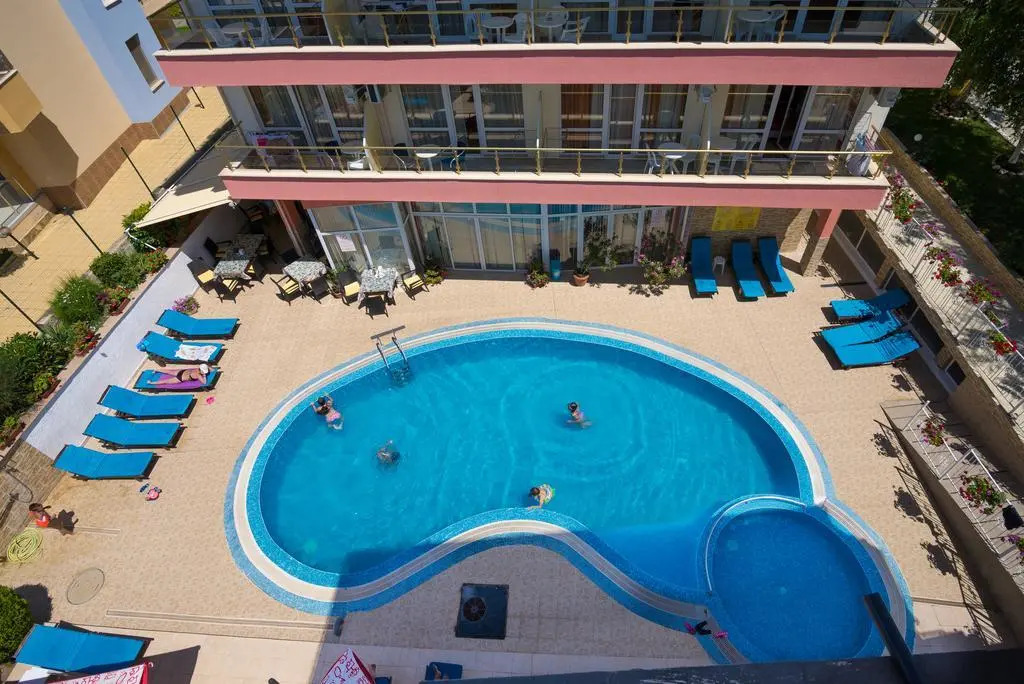 Iris Beach Hotel