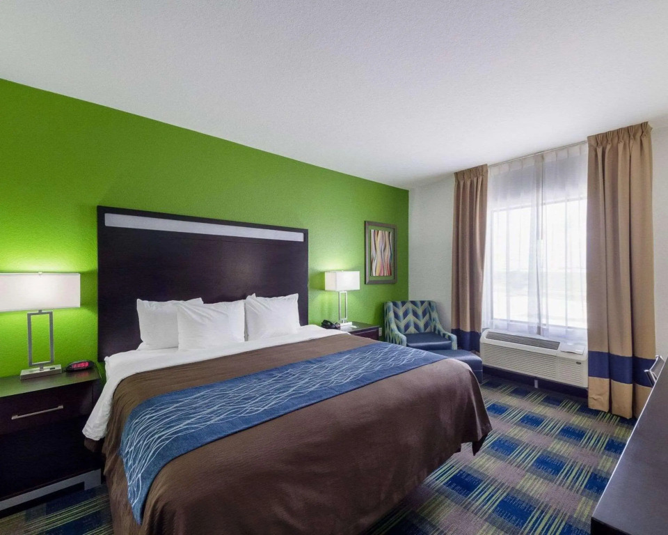 Comfort Inn & Suites Victoria North