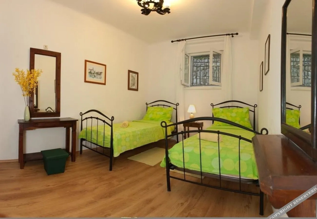 Apartments Zdravko
