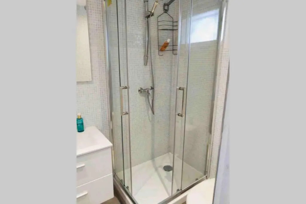 Appt 1 chambre calme clim jardin plage gare proche