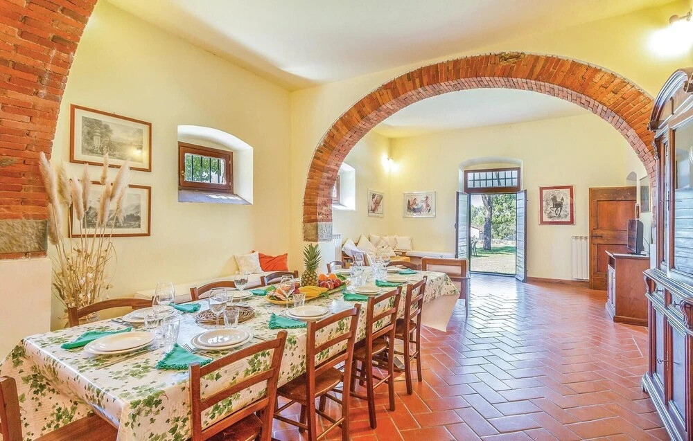 Awesome Home in Arezzo With 6 Bedrooms, Wifi and Outdoor Swimming Pool