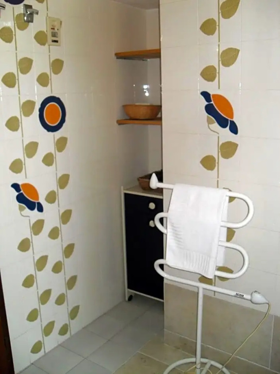 i gù books & rooms
