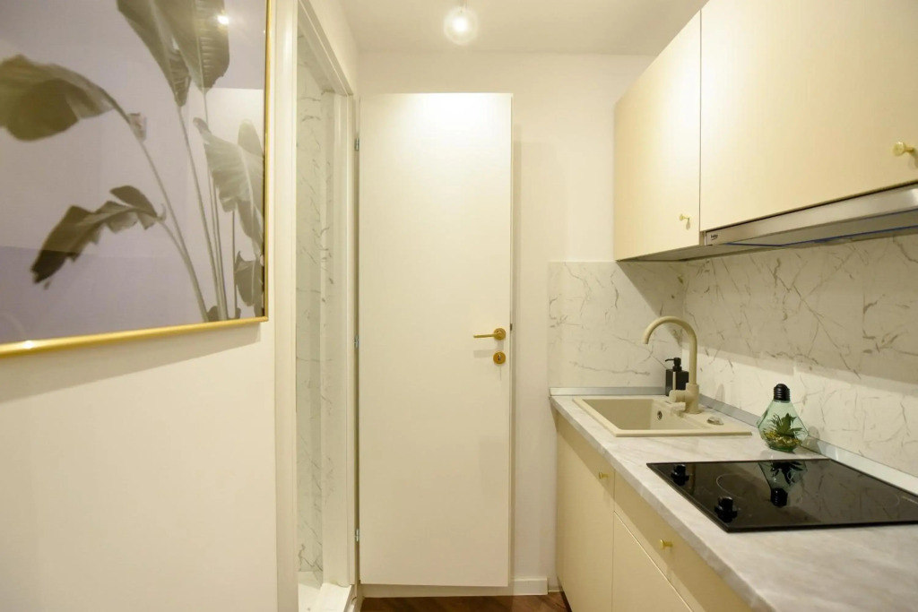 TROPICAL FEEL. 2BR Apt at Sala Palatului