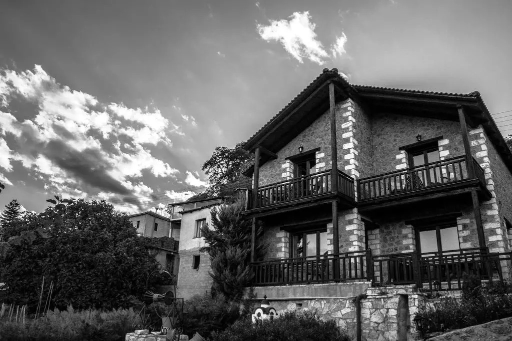 Theasis suites-Ορεινή Φιλοξενία
