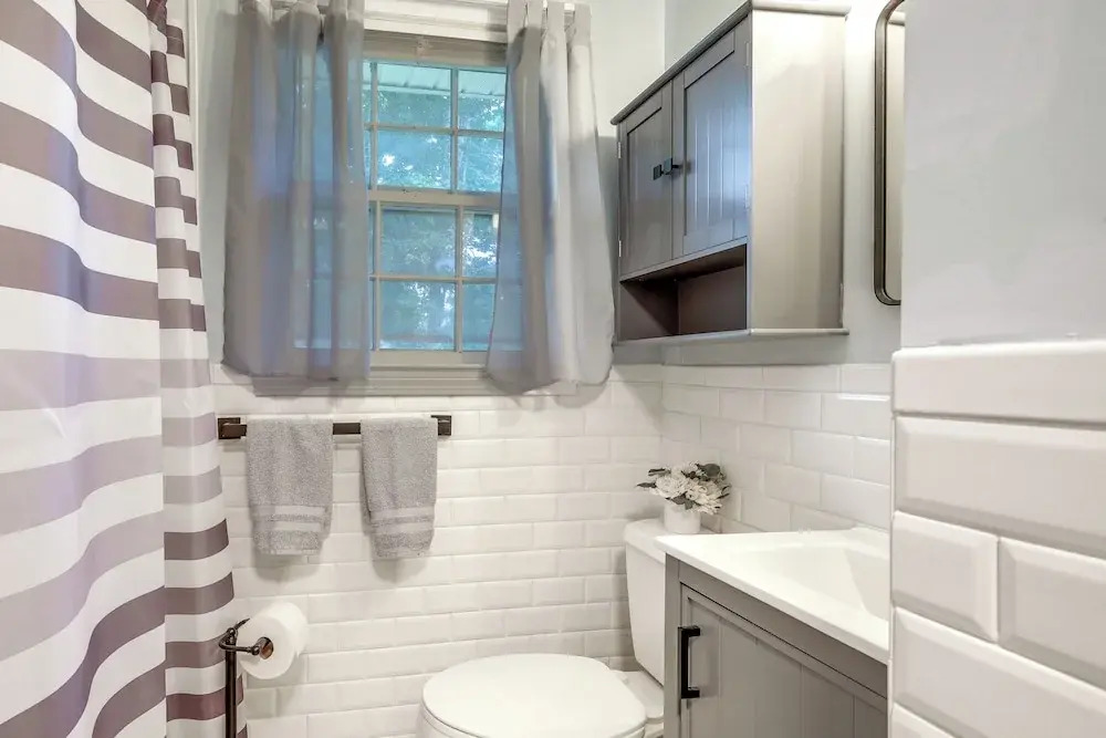 < 2 Mi to Beach: Cozy Cottage w/ Patio on Cape Cod