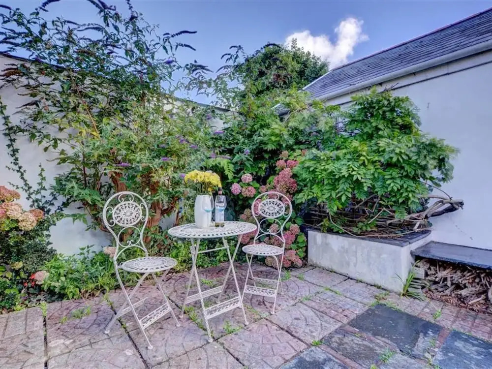 Delightful Holiday Home in Appledore With Garden