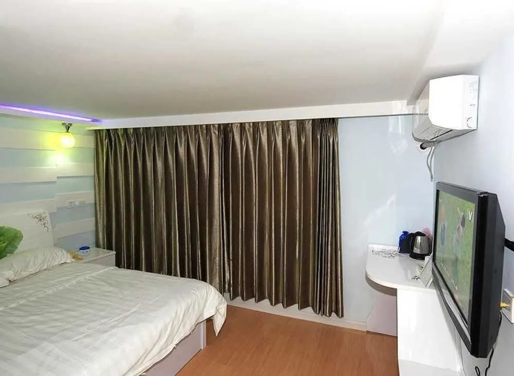 Qingdao Sweet Space Business Hotel