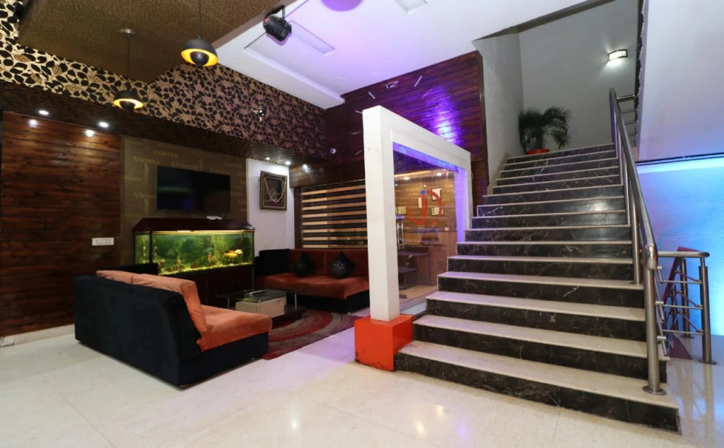 Hotel Ivory Retreat