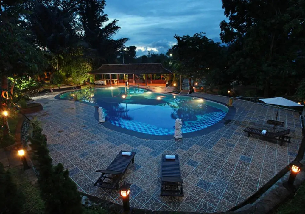 Green Tropical Village and Resort