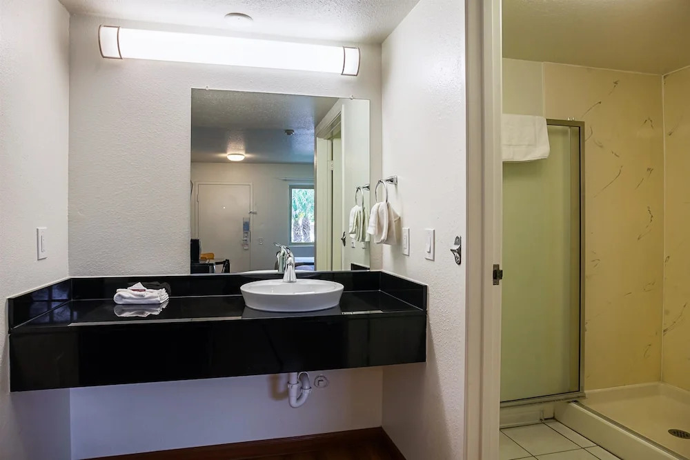 Motel 6-Ventura, CA - Downtown