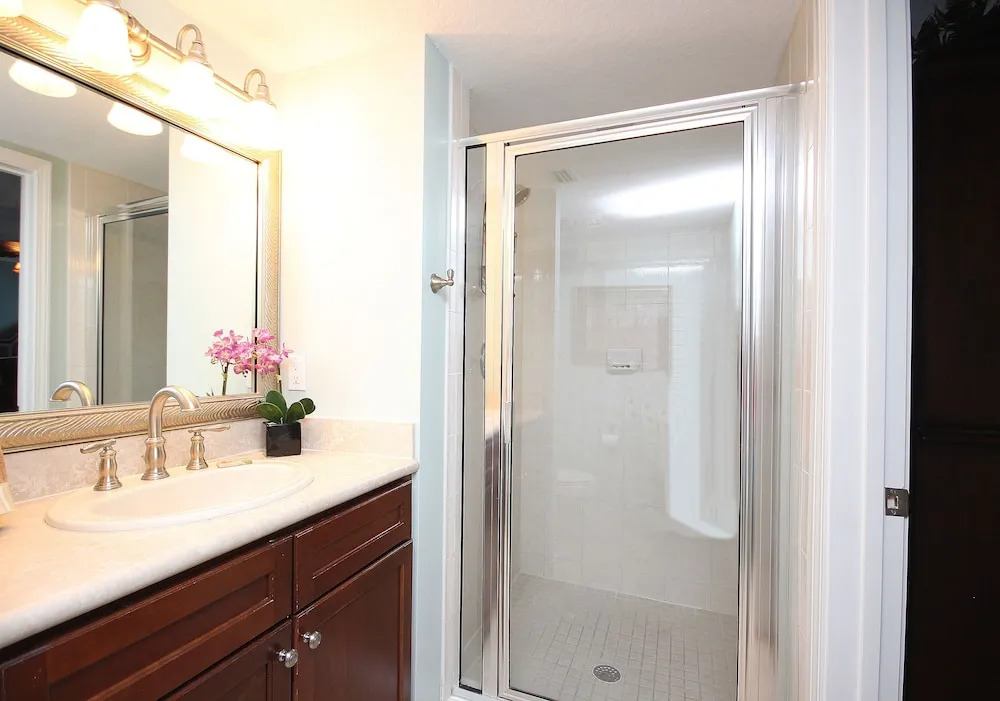 Heron 603 - 3 Br condo by RedAwning