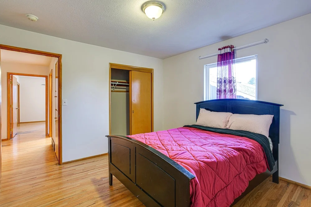 Spacious Lakewood Home - 10 Mi to Downtown Tacoma!