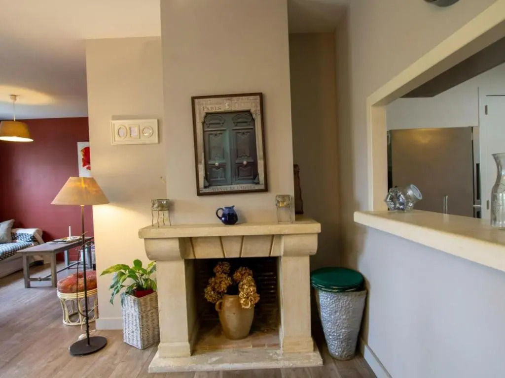 Maison rénovée avec WiFi et terrasse à Trélissac - FR-1-616-74