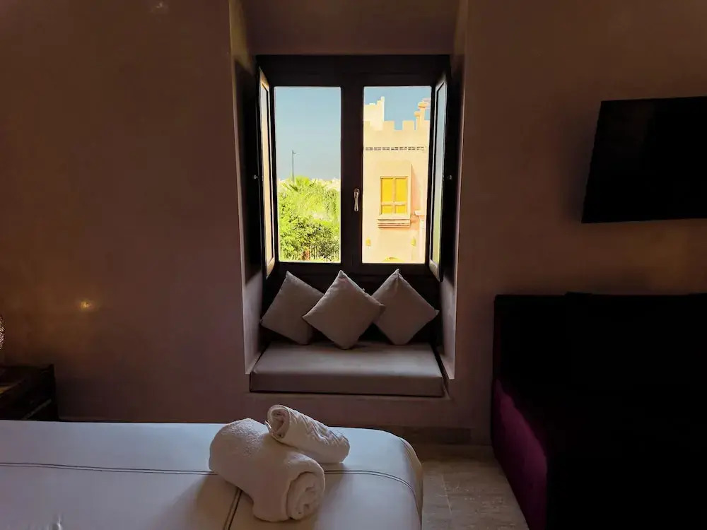 Riad Tonaroz