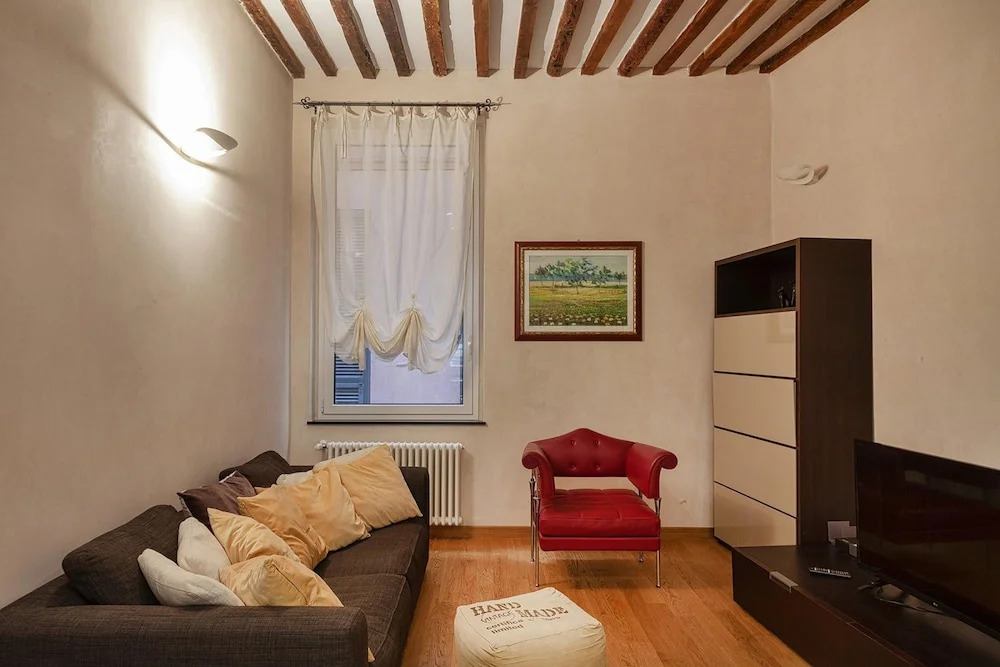 A Lovely Nest in the City by Wonderful Italy
