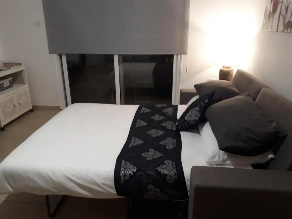 Liopetri 2-bed Apt, Sleeps 6, Pool, 10min to Beach