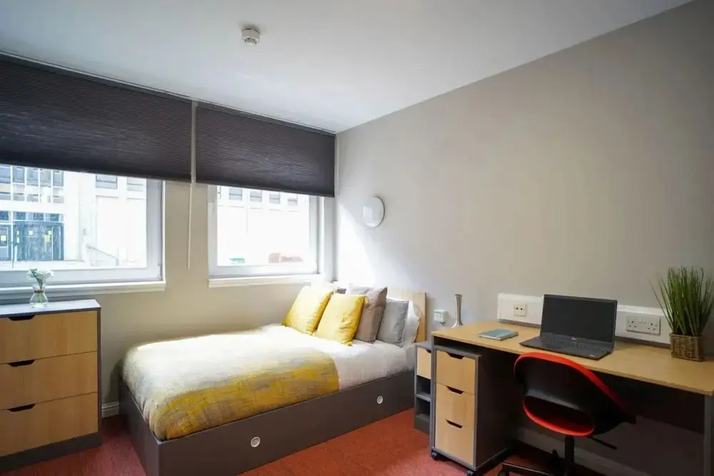8 Roxburgh