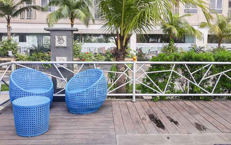 Simply and Cozy Studio Titanium Square Apartment By Travelio