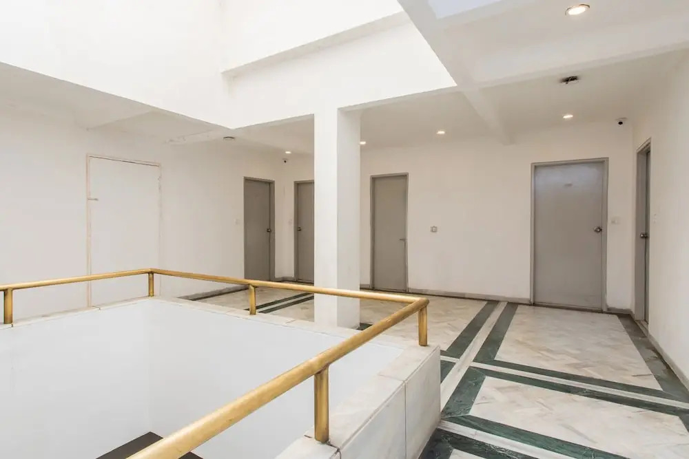 OYO Flagship 140 Amaltas AB Road